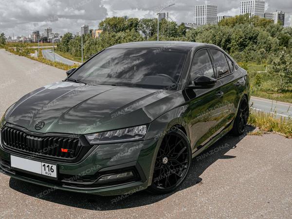 Skoda Octavia на дисках HRE FF10 R19 - Фото № 2