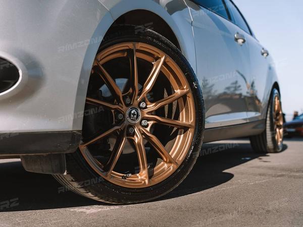 FORD FOCUS НА ЛИТЫХ ДИСКАХ В СТИЛЕ HRE P104 R18 - Фото № 2