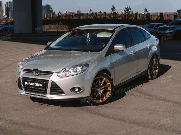 FORD FOCUS НА ЛИТЫХ ДИСКАХ В СТИЛЕ HRE P104 R18 - Фото № 1