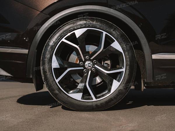 VOLKSWAGEN TOUAREG НА КОВАНЫХ ДИСКАХ В СТИЛЕ AUDI RSQ8 R21 - Фото № 4