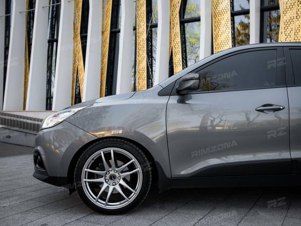 HYUNDAI IX35 НА ЛИТЫХ ДИСКАХ В СТИЛЕ WORK EMOTION CR-KIWAMI R19 - Фото № 2