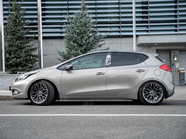 KIA CEED НА ЛИТЫХ ДИСКАХ В СТИЛЕ HRE P200 R18 - Фото № 3