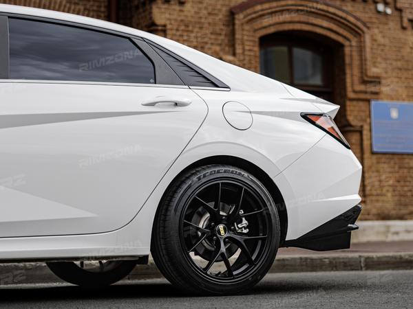 HYUNDAI ELANTRA НА ЛИТЫХ ДИСКАХ В СТИЛЕ BBS FI-R R18 - Фото № 2