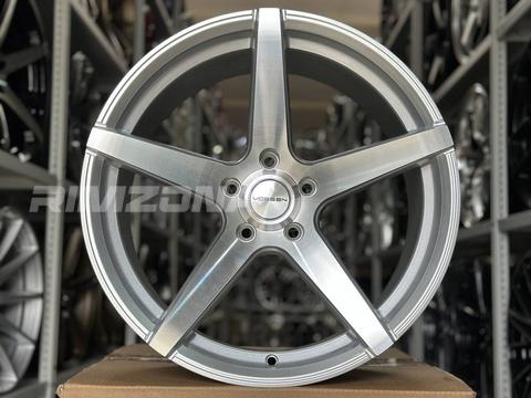 Литой диск В СТИЛЕ VOSSEN 939735011472 R18 9J 5x114.3 ET20 dia 73.1
