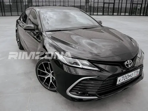 Литой диск HRE P101 R18 8J 5x100 ET35 dia 57.1 - Фото вживую на авто №3