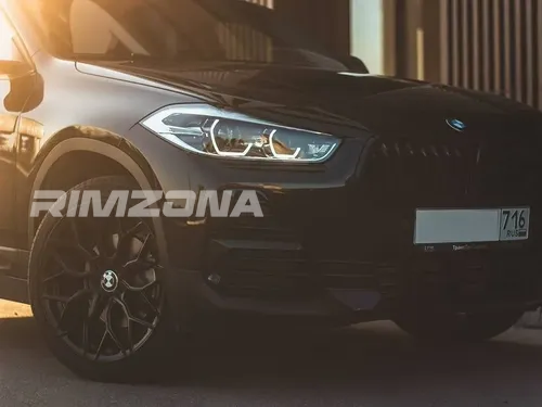 Литой диск В СТИЛЕ VOSSEN HF2 R18 8J 5x114.3 ET35 dia 73.1 - Фото вживую на авто №7
