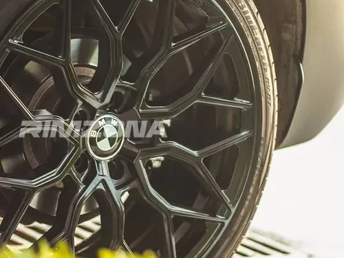 Литой диск В СТИЛЕ VOSSEN HF2 R18 8J 5x114.3 ET35 dia 73.1 - Фото вживую на авто №2