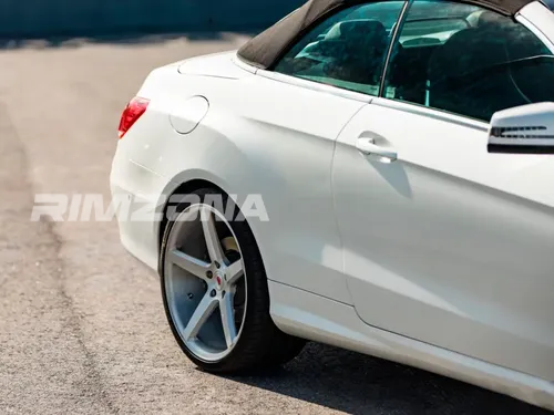 Литой диск В СТИЛЕ VOSSEN VPS303 R17 7.5J 5x108 ET33 dia 73.1 - Фото вживую на авто №3