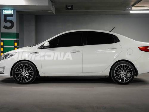 Литой диск HRE E235 R17 7.5J 5x100 ET40 dia 73.1 - Фото вживую на авто №2
