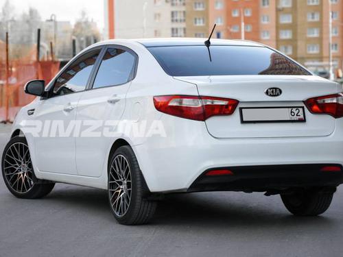 Литой диск HRE E235 R17 7.5J 5x100 ET40 dia 73.1 - Фото вживую на авто №4