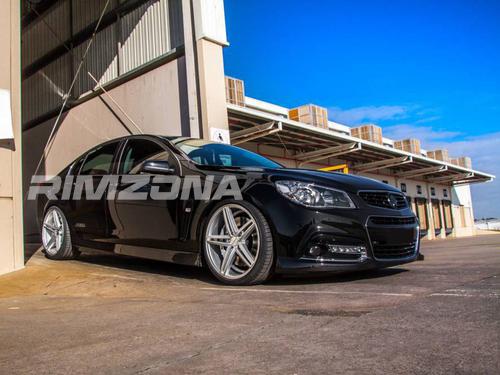 Литой диск В СТИЛЕ VOSSEN CV5 R18 8J 5x112 ET38 dia 73.1 - Фото вживую на авто №3