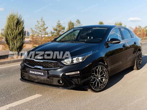 Литой диск В СТИЛЕ VOSSEN HF-2 R18 8J 5x112 ET38 dia 73.1 - Фото вживую на авто №2
