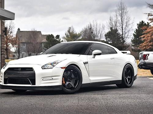 Литой диск ADVAN GT R17 7.5J 4x100 ET38 dia 73.1 - Фото вживую на авто №4