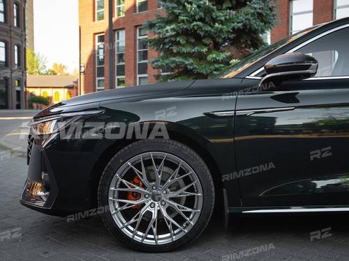Литой диск VORSTEINER LK013 R18 8J 5x114.3 ET35 dia 73.1 - Фото вживую на авто №7